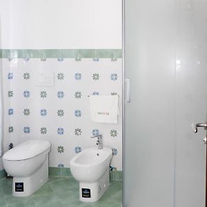 Camera economica con letto king size